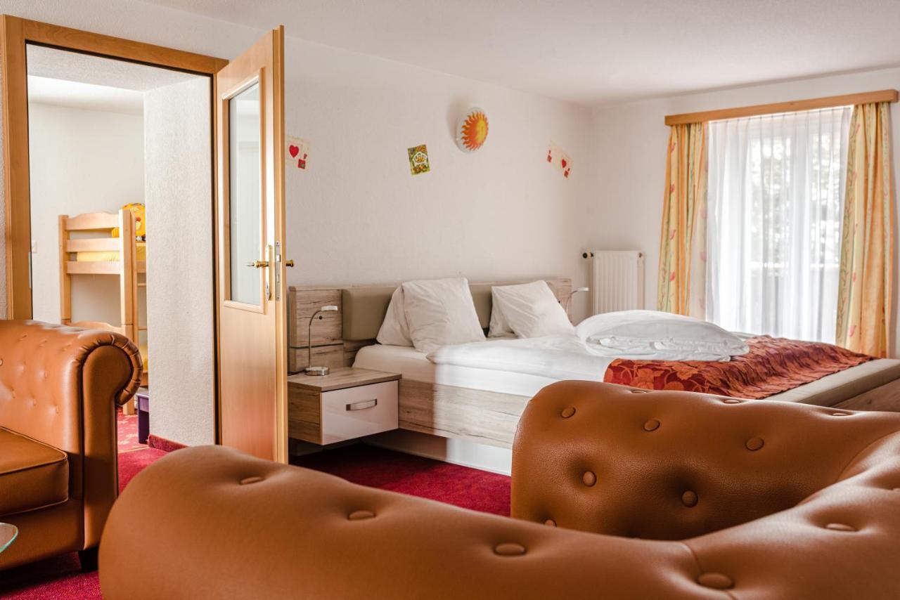 Family Hotel Desiree Grachen Ngoại thất bức ảnh