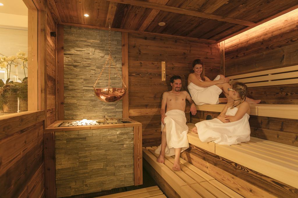 Family Hotel Desiree Grachen Ngoại thất bức ảnh